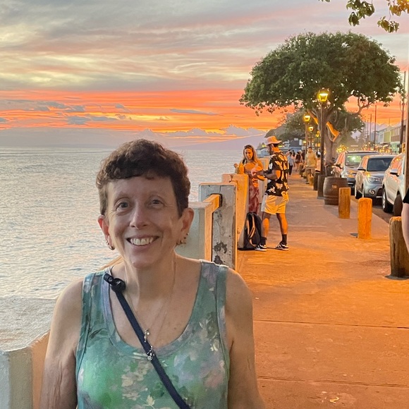 Meet your Posher, Beth - Picture 1 of 1